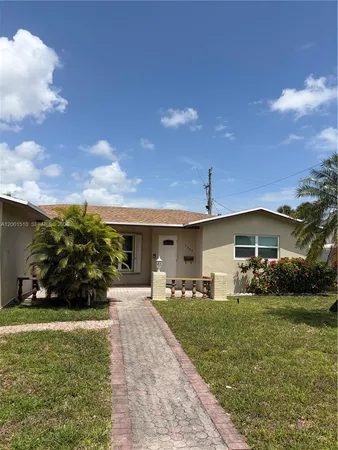 $3,000 | 3205 Liberty Street, Hollywood, FL 33021