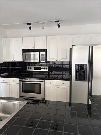 $3,000 | 3205 Liberty Street, Hollywood, FL 33021