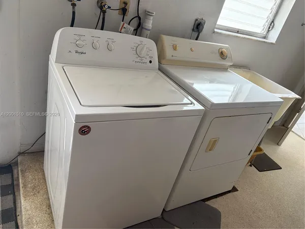 $3,000 | 3205 Liberty Street, Hollywood, FL 33021