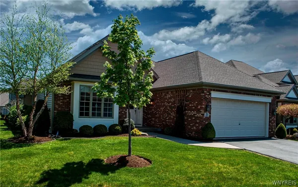 $499,900 | 28 Lord Byron Lane, Amherst, NY 14221