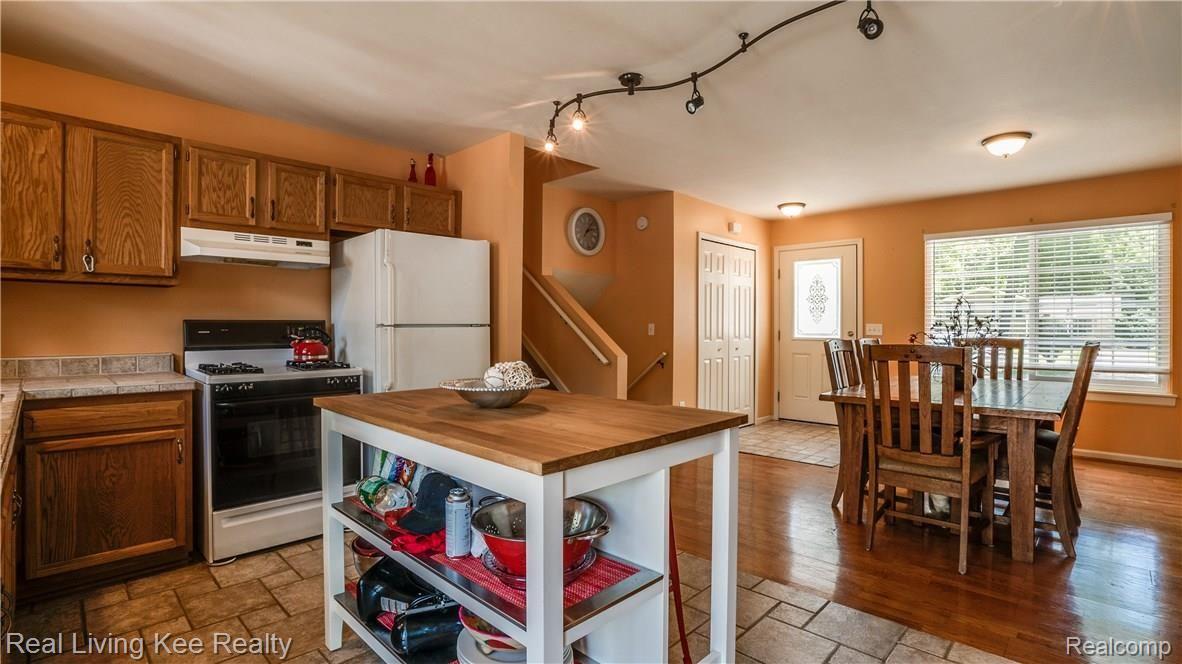 4792 Norway Road Waterford, MI 48328 - Photo 8 of 30 Interiors (10 of 29).jpg