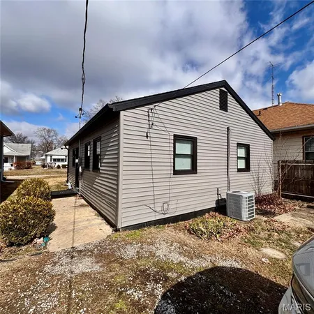 $85,000 | 1023 East Broadway, Centralia, IL 62801