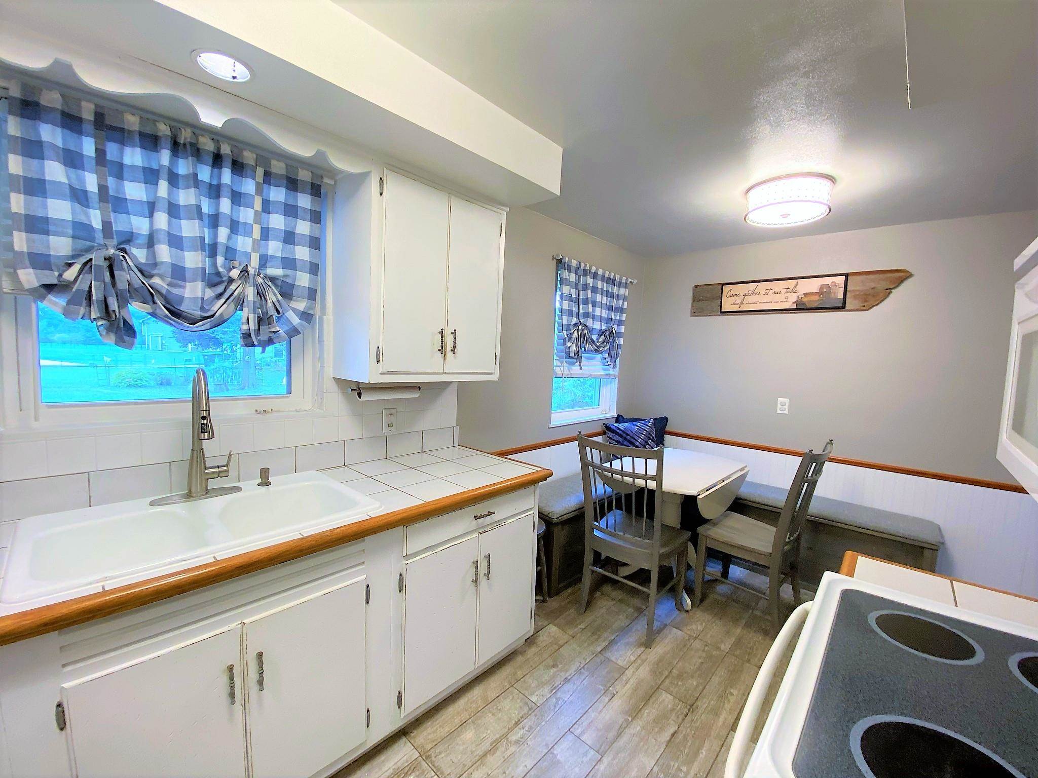 111 South Rustic Road East Peoria, IL 61611 - Photo 8 of 24 Gallery Image 8