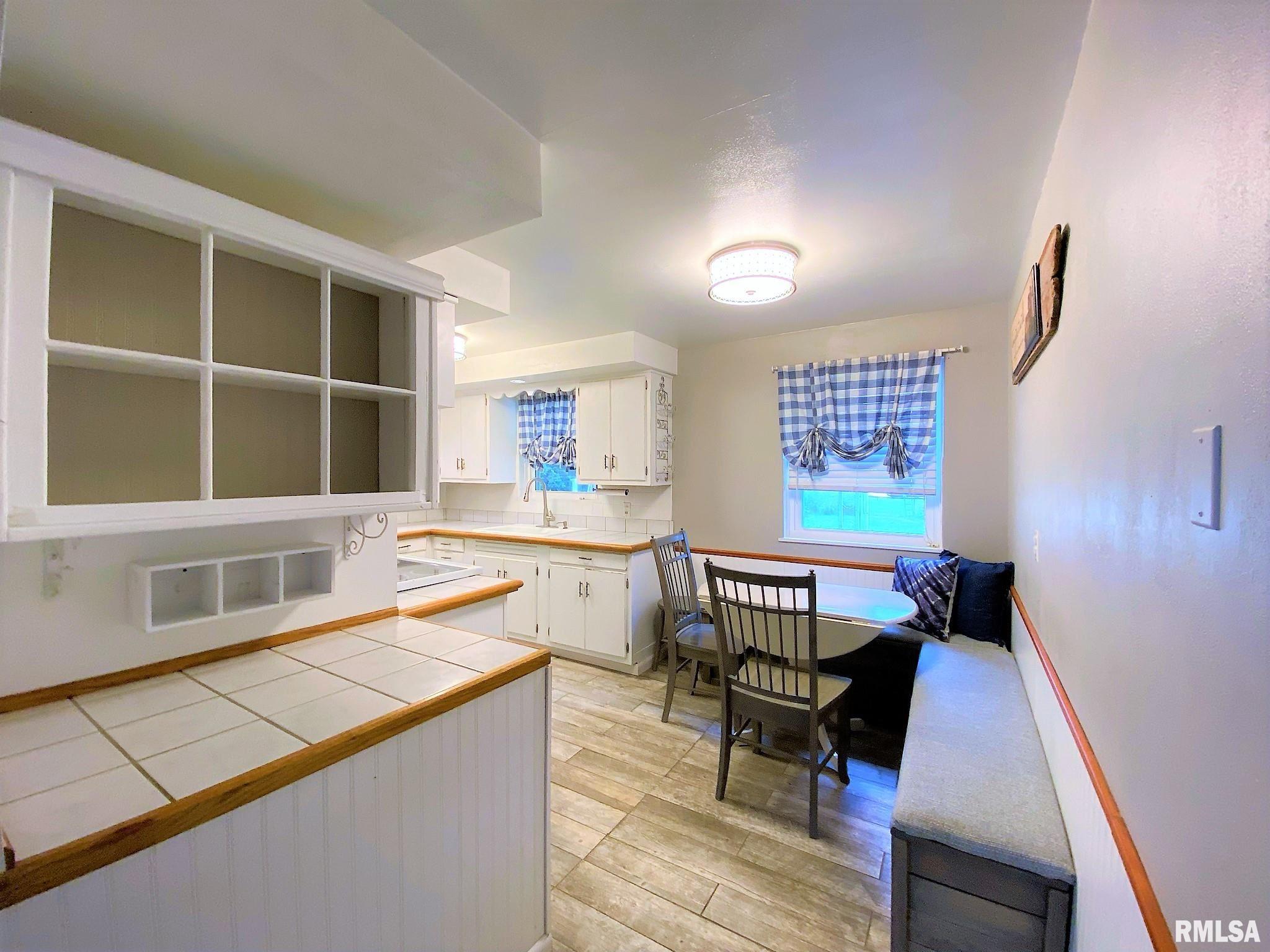 111 South Rustic Road East Peoria, IL 61611 - Photo 9 of 24 Gallery Image 9