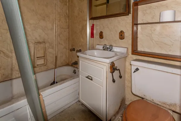 $14,000 | 461 Main Street, Madawaska, ME 04756