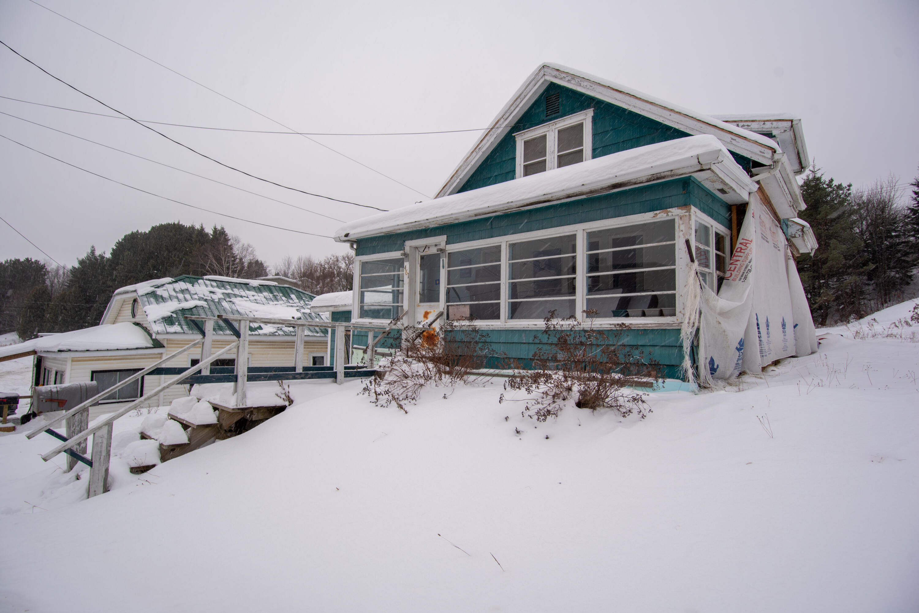 461 Main Street Madawaska, ME 04756 - Photo 3 of 30 3 season porch