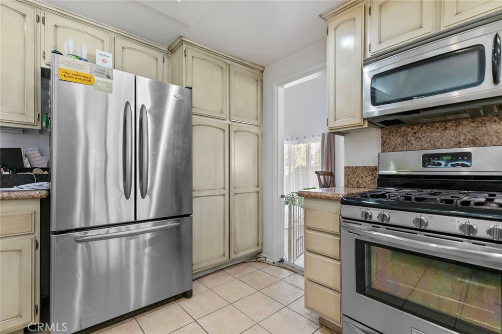 23814 Sarda Road Valencia, CA 91355 - Photo 12 of 58