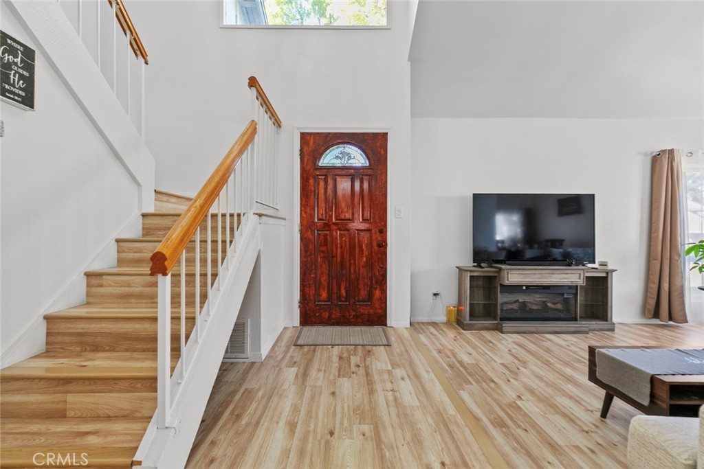 23814 Sarda Road Valencia, CA 91355 - Photo 3 of 58