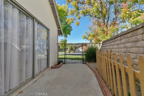 $959,000 | 23814 Sarda Road, Valencia, CA 91355