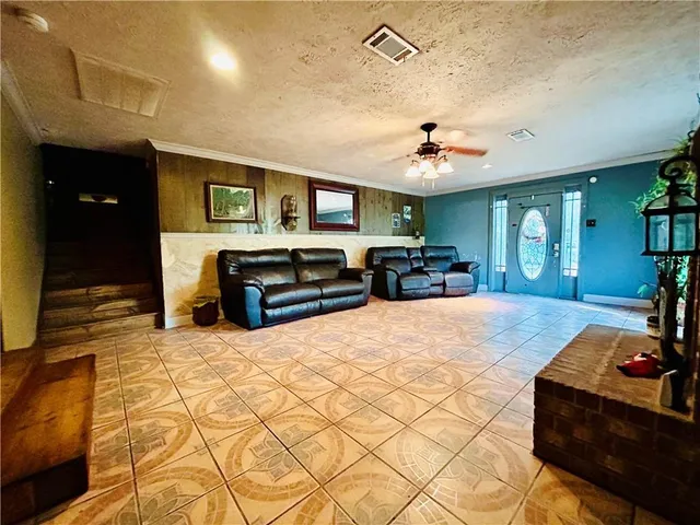 $230,000 | 479 Airbase Road, Pollock, LA 71467