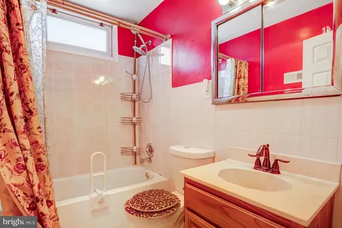 $475,000 | 3310 University Boulevard West, Kensington, MD 20895