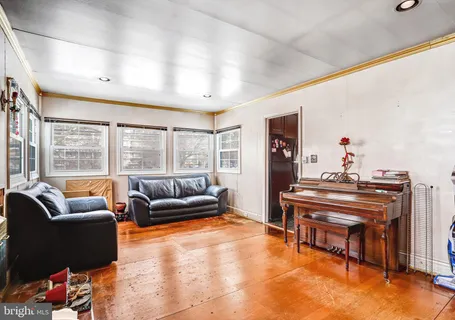 $475,000 | 3310 University Boulevard West, Kensington, MD 20895