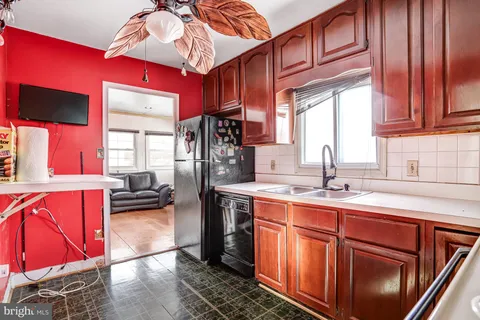 $475,000 | 3310 University Boulevard West, Kensington, MD 20895