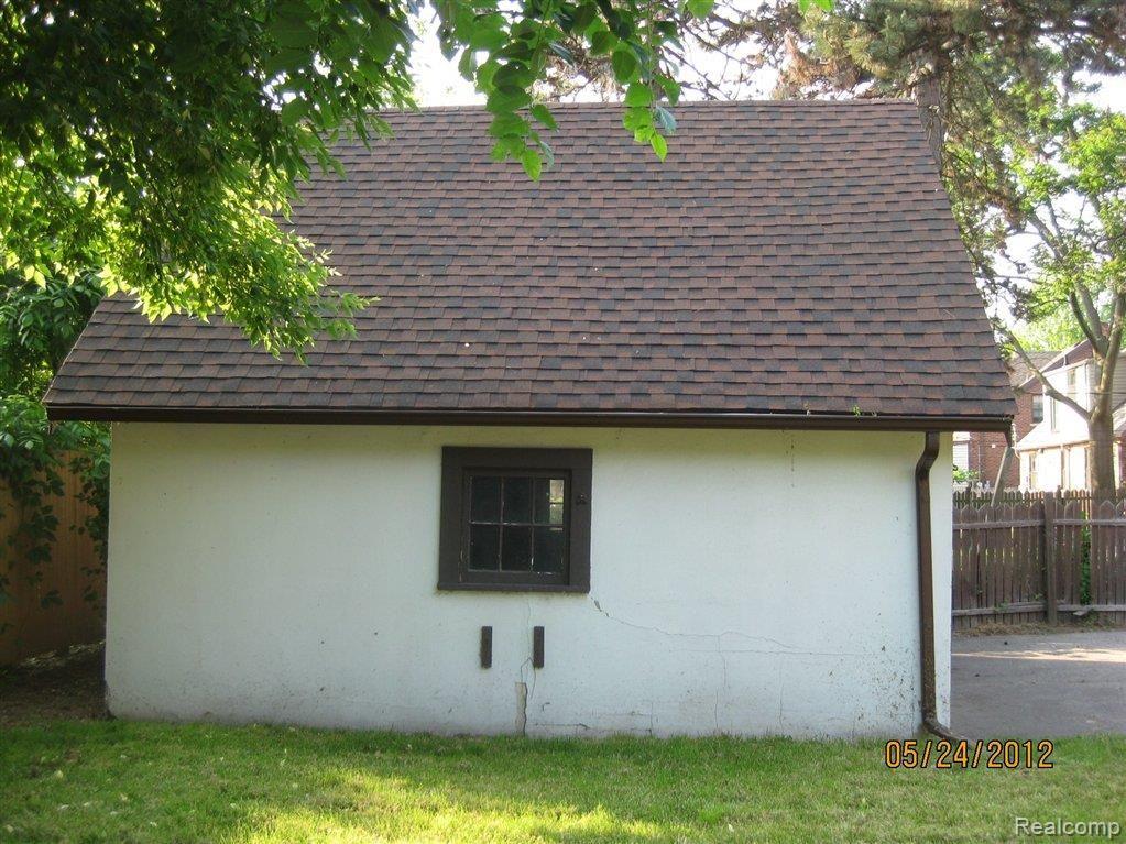 829 Barrington Road Grosse Pointe, MI 48230 - Photo 25 of 25 GARAGE2.JPG