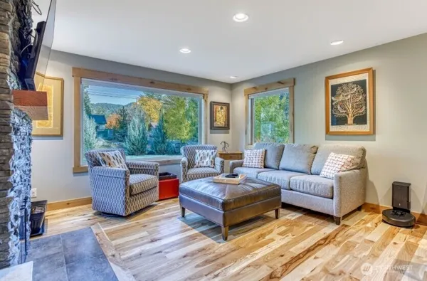 $1,590,000 | 1221 Commercial Street, Leavenworth, WA 98826