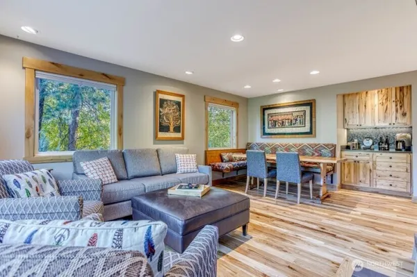 $1,590,000 | 1221 Commercial Street, Leavenworth, WA 98826