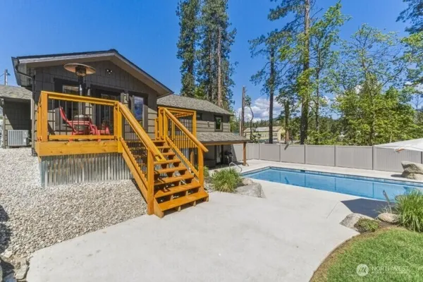 $1,590,000 | 1221 Commercial Street, Leavenworth, WA 98826