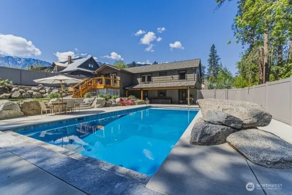 $1,590,000 | 1221 Commercial Street, Leavenworth, WA 98826