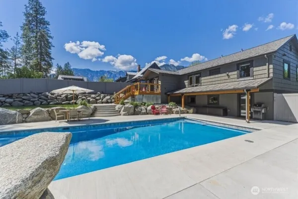 $1,590,000 | 1221 Commercial Street, Leavenworth, WA 98826