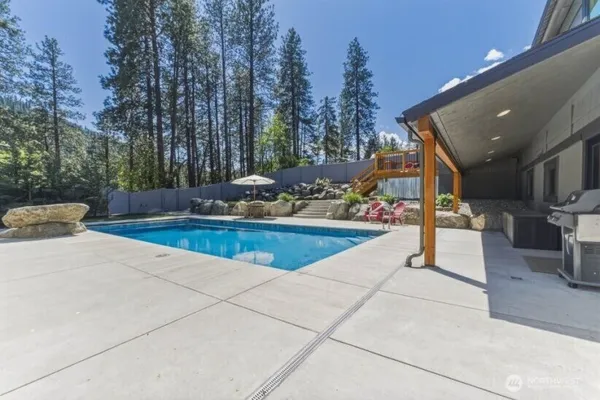$1,590,000 | 1221 Commercial Street, Leavenworth, WA 98826