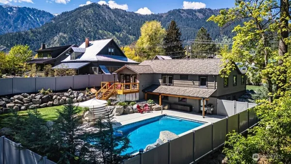 $1,590,000 | 1221 Commercial Street, Leavenworth, WA 98826