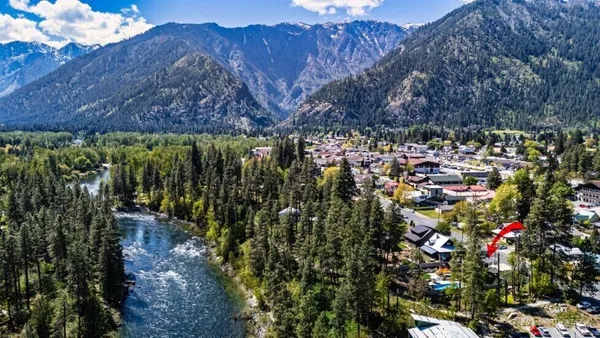 $1,590,000 | 1221 Commercial Street, Leavenworth, WA 98826