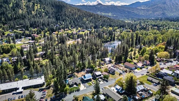 $1,590,000 | 1221 Commercial Street, Leavenworth, WA 98826