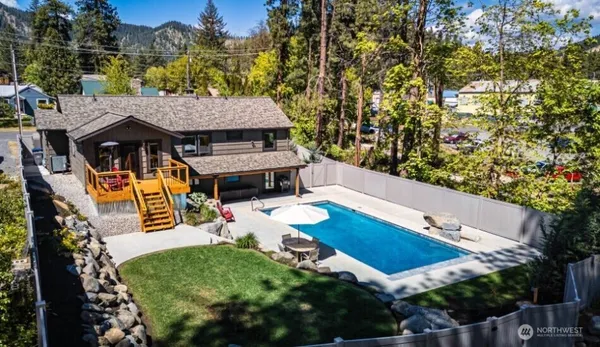 $1,590,000 | 1221 Commercial Street, Leavenworth, WA 98826