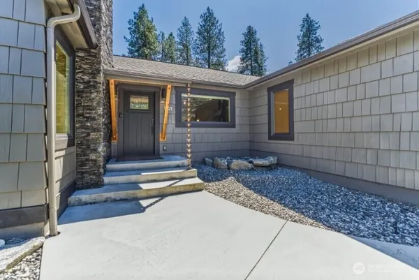 $1,590,000 | 1221 Commercial Street, Leavenworth, WA 98826
