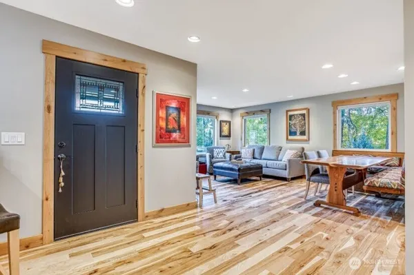 $1,590,000 | 1221 Commercial Street, Leavenworth, WA 98826