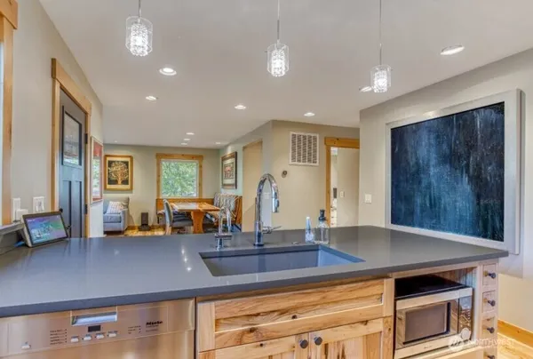 $1,590,000 | 1221 Commercial Street, Leavenworth, WA 98826