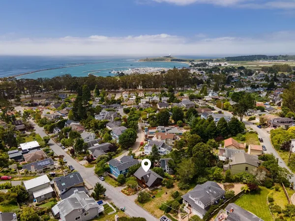 $1,549,000 | 401 Avenue Del Oro, El Granada, CA 94019