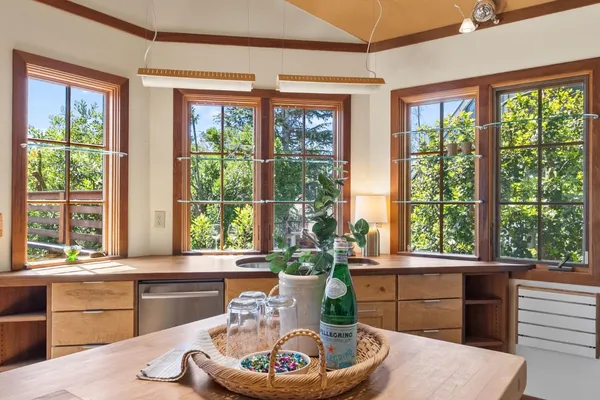 $1,549,000 | 401 Avenue Del Oro, El Granada, CA 94019