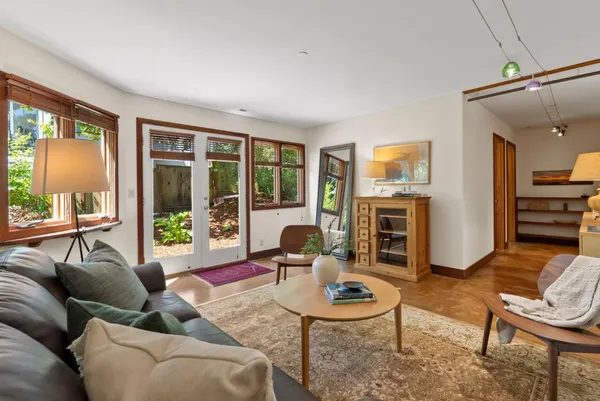 $1,549,000 | 401 Avenue Del Oro, El Granada, CA 94019