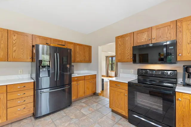 $999,995 | 12470 West 270th Street, Belle Plaine, MN 56011