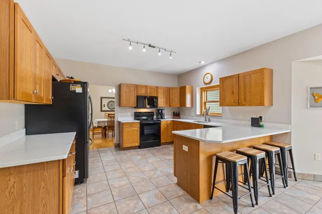 $999,995 | 12470 West 270th Street, Belle Plaine, MN 56011