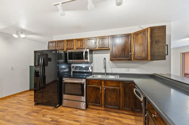 $999,995 | 12470 West 270th Street, Belle Plaine, MN 56011