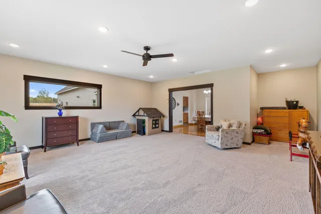 $999,995 | 12470 West 270th Street, Belle Plaine, MN 56011