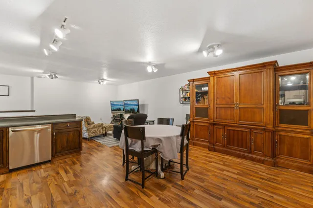 $999,995 | 12470 West 270th Street, Belle Plaine, MN 56011