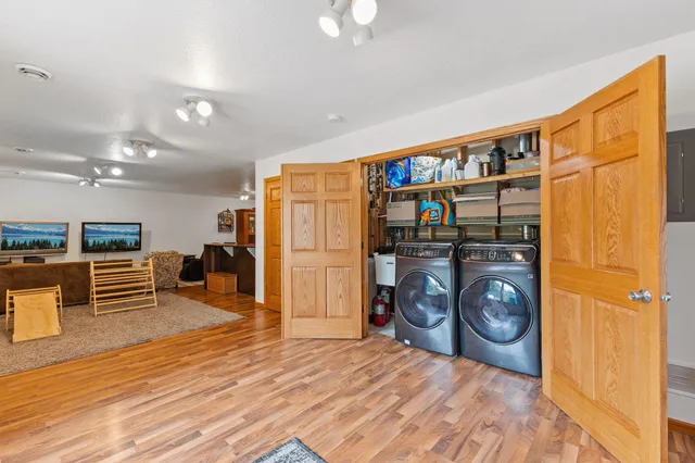 $999,995 | 12470 West 270th Street, Belle Plaine, MN 56011