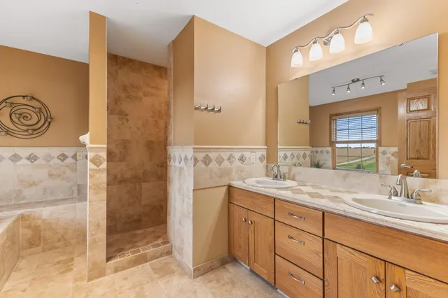 $999,995 | 12470 West 270th Street, Belle Plaine, MN 56011