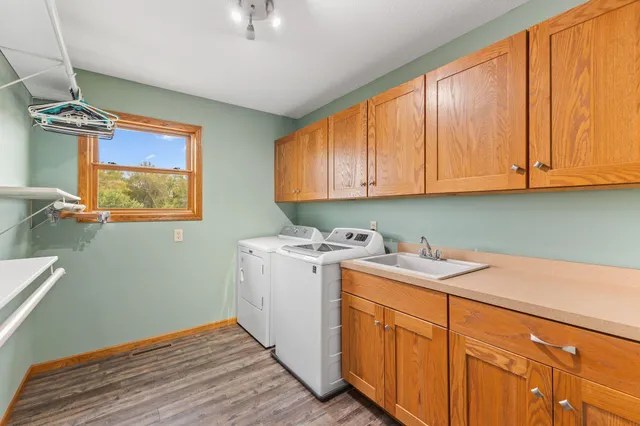 $999,995 | 12470 West 270th Street, Belle Plaine, MN 56011