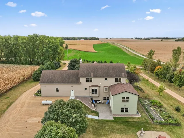 $999,995 | 12470 West 270th Street, Belle Plaine, MN 56011