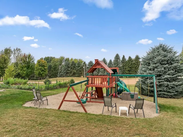 $999,995 | 12470 West 270th Street, Belle Plaine, MN 56011