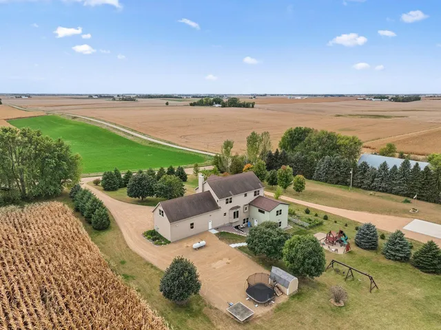 $999,995 | 12470 West 270th Street, Belle Plaine, MN 56011