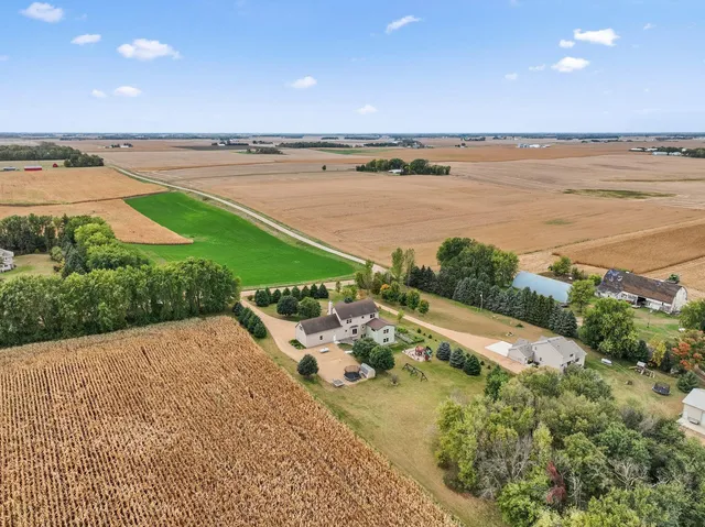 $999,995 | 12470 West 270th Street, Belle Plaine, MN 56011