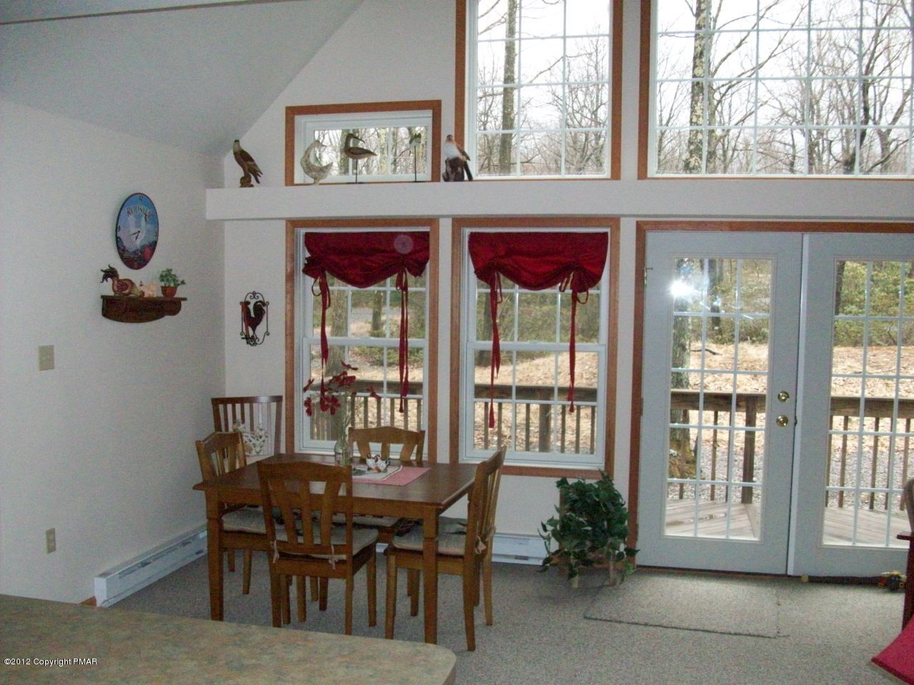 47 Algonquin Road Jim Thorpe, PA 18229 - Photo 3 of 12 dining