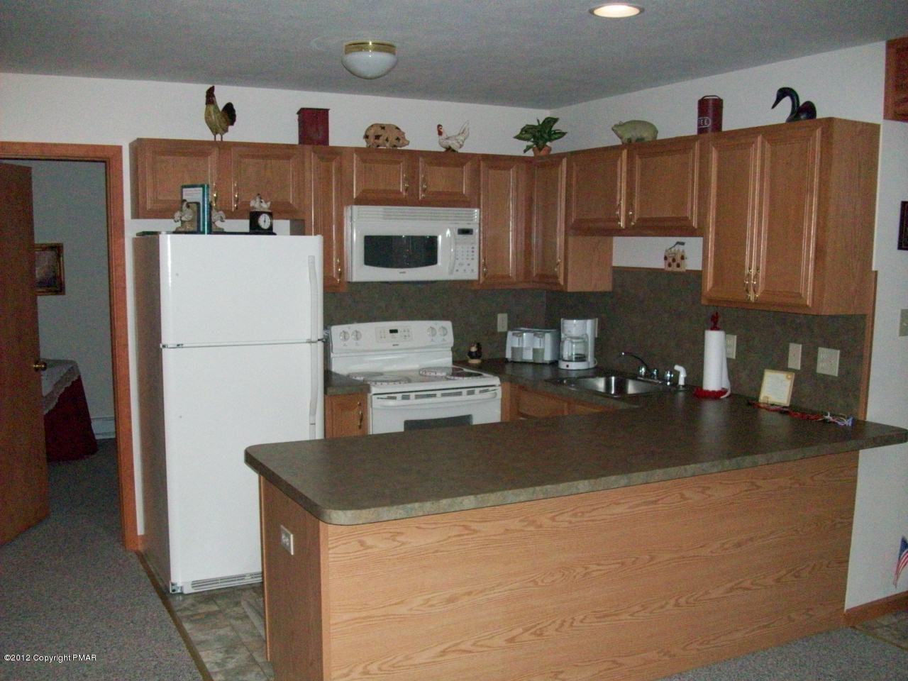 47 Algonquin Road Jim Thorpe, PA 18229 - Photo 4 of 12 kitchen