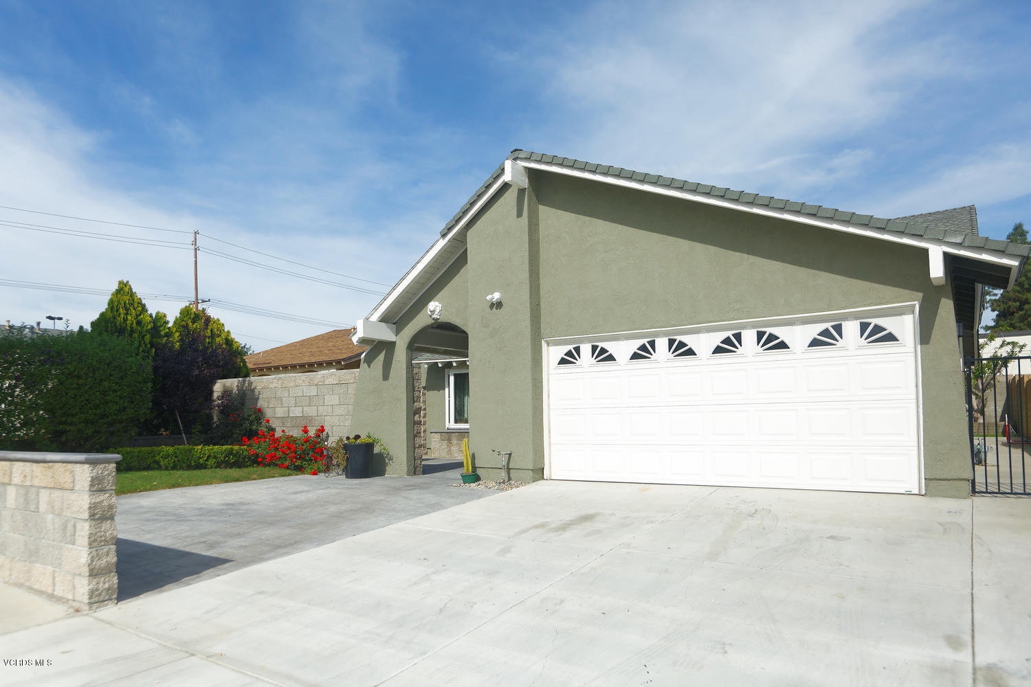 2384 Marvel Avenue Simi Valley, CA 93065 - Photo 2 of 26 2384 Marvel Simi Valley CA-large-003-17-