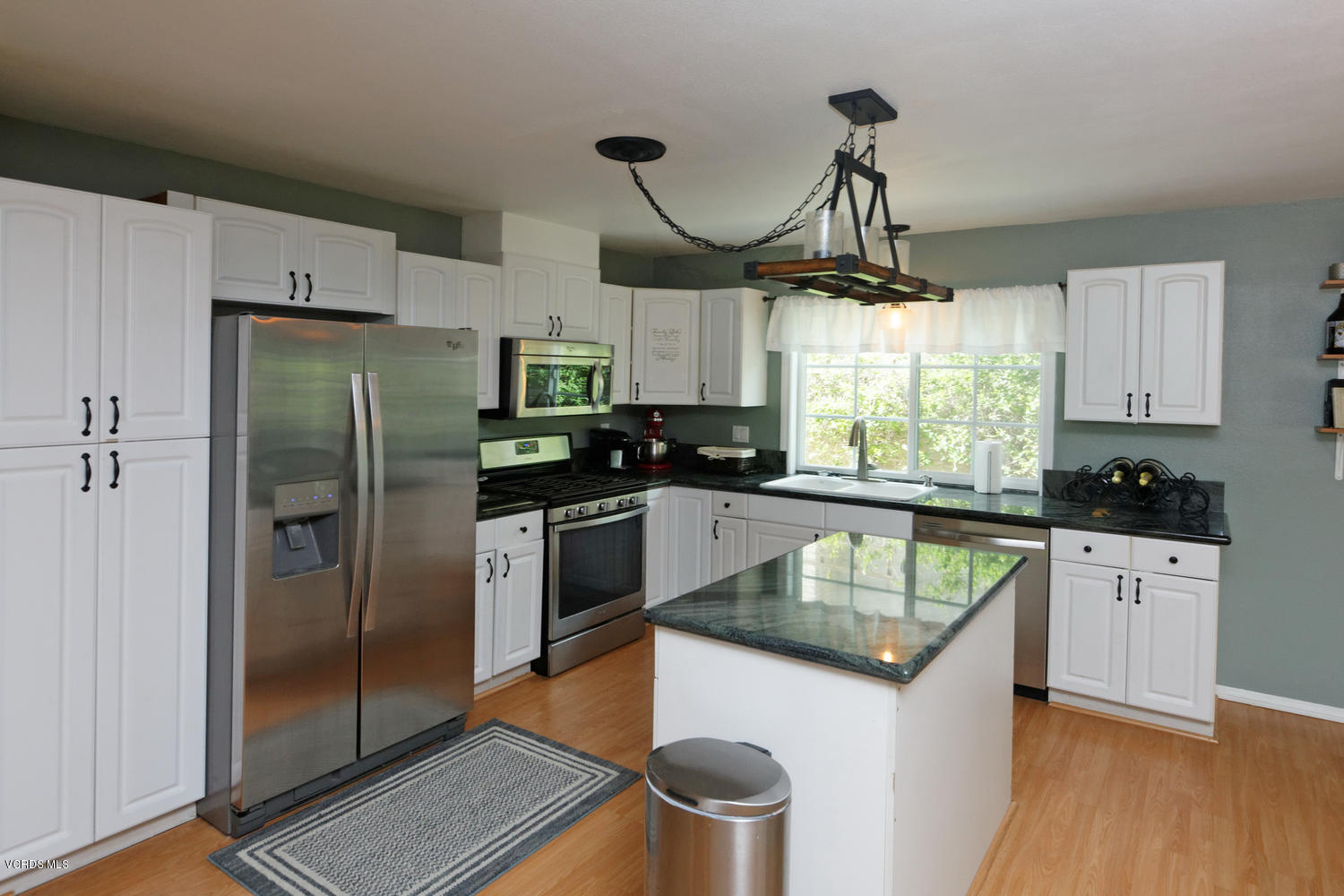 2384 Marvel Avenue Simi Valley, CA 93065 - Photo 8 of 26 2384 Marvel Simi Valley CA-large-018-29-